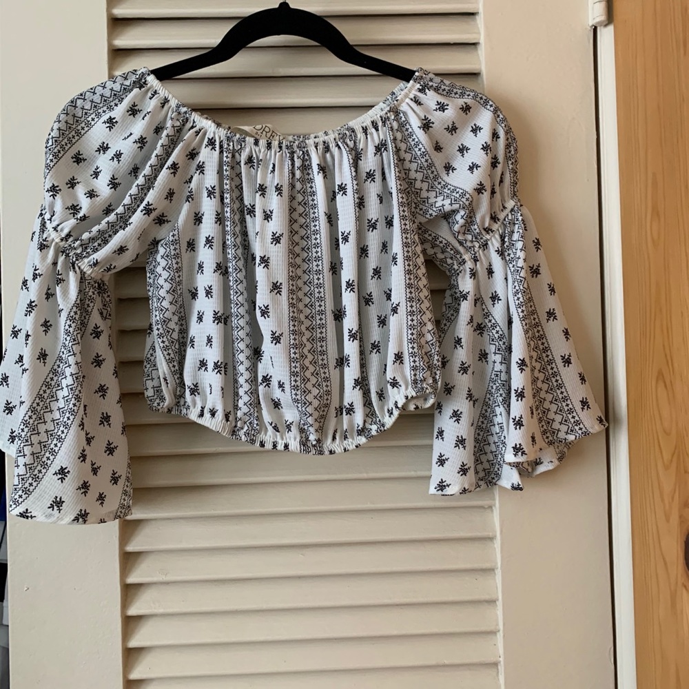 “Audrey” long sleeve crop top
